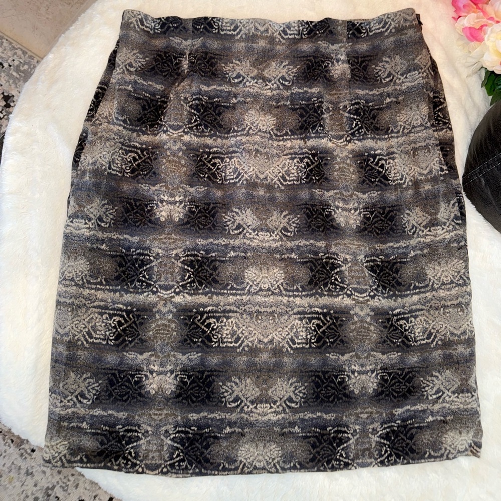 Vintage 100% Silk Jones New York Black and Gray Textured Pencil Skirt Size 14